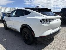 2026 Ford Mustang Mach-E Premium - Photo 9