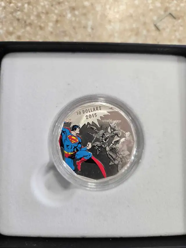 2015 $10 SUPERMAN  SILVER COIN IN BOX
