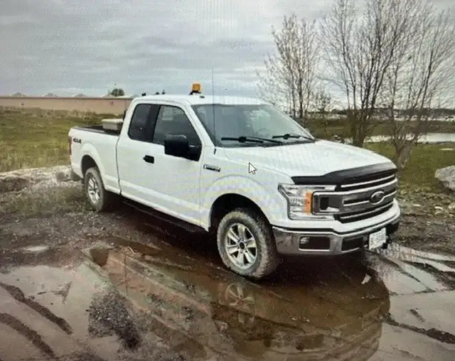 2018 FORD F150 WITH PLOW