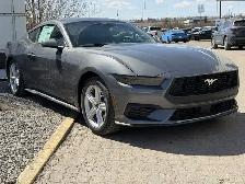 2026 Ford Mustang I4CP - Photo 2