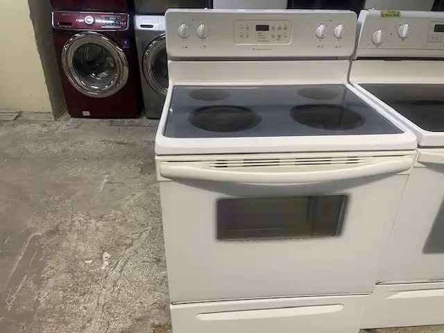 Cuisinière blanche vitrocéramique Frigidaire