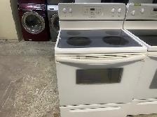 Cuisinière blanche vitrocéramique Frigidaire