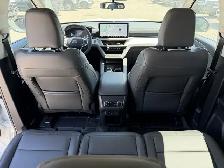 2026 Ford Explorer Active w/200A Pkg - Photo 28