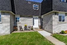 4 Bedroom Townhouse with Front Patio & Backyard OPEN HOUSE - Photo 3