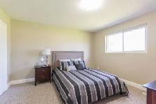 4 Bedroom Townhouse with Front Patio & Backyard OPEN HOUSE - Photo 12