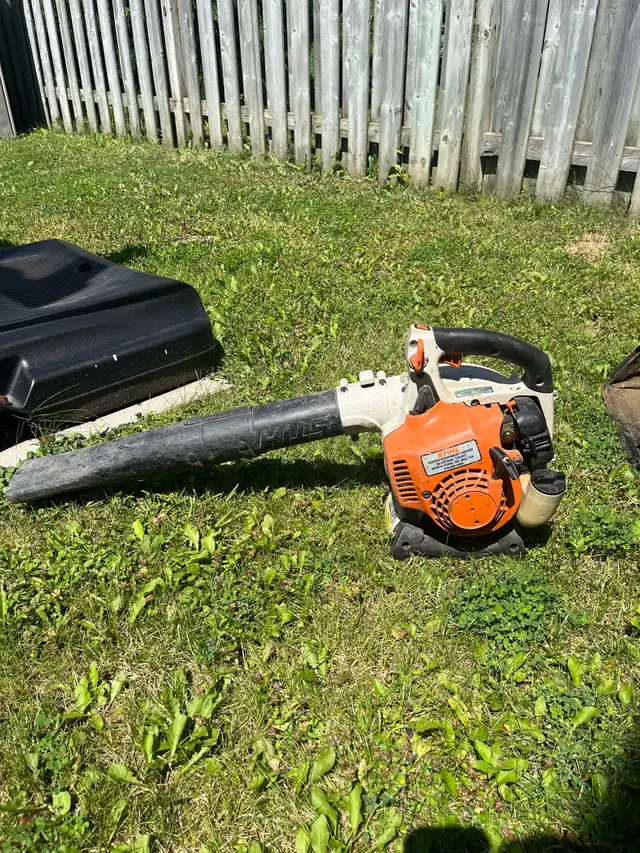 leaf blower