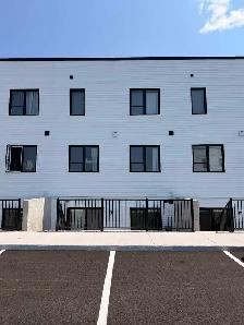 3 1 Beds 2.5 Baths - Townhouse - Photo 2