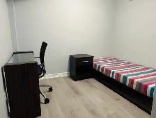cosy furnished basement room near UTM for female to rent in Sep - Photo 7