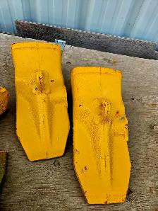 NEW BUCKET TEETH & RIPPER TEETH – VARIOUS SIZES & STYLES - Photo 3