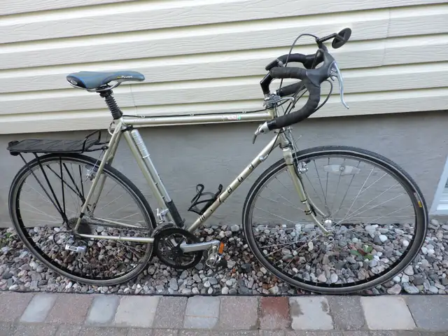 Vélo de route Haute Gamme Miyata vintage monté Shimano Deore DX