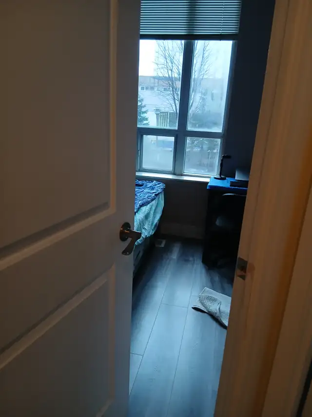 ROOM RENT IN MISSISSAUGA SQ 1