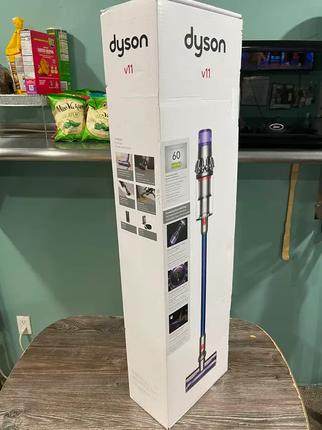 Dyson v11 Cordless Vaccum (NEW)