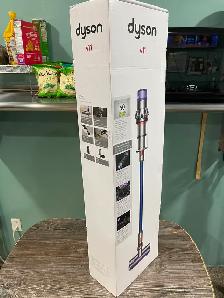 Dyson v11 Cordless Vaccum (NEW)