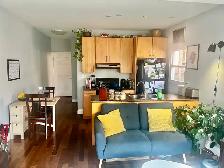 1 Bedroom Victorian house big backyard and walk- - Photo 8
