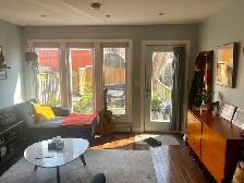 1 Bedroom Victorian house big backyard and walk- - Photo 9