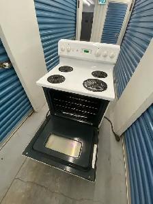GE WHITE ELECTRIC STOVE - Photo 7