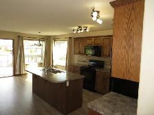 Beautiful, Clean, 3 Bed – 2 Bath - Heated Garage – Main Floor - Photo 2