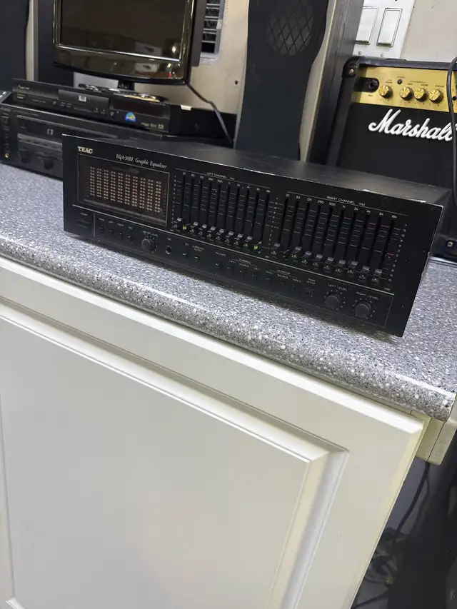 Teac EQA-30BL Equlizer