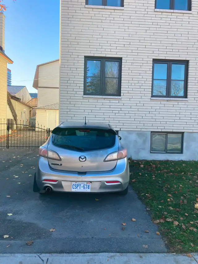outdoor parking spot in downtown Ottawa for rent