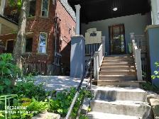 One Private bedroom for rent in high park area - Photo 4