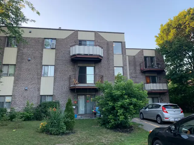 DORVAL,  3 1/2 style condo à louer près servies et transport