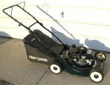 CRAFTSMAN REAR BAG GAS LAWNMOWER - Photo 2