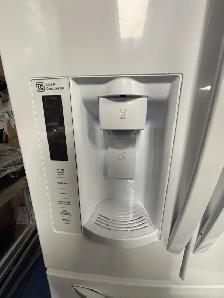 LG "33" White French Door Refrigerator - Photo 2