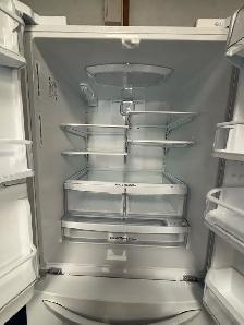 LG "33" White French Door Refrigerator - Photo 4