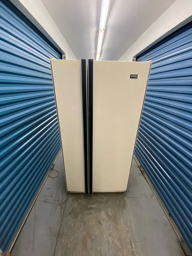 DOUBLE DOOR REFRIGERATOR