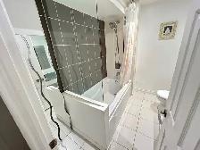 Bayview & Hyw7: 2Bed_2Bath_Seperate Entrance_Laundry_Storage - Photo 6