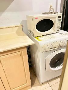 Bayview & Hyw7: 2Bed_2Bath_Seperate Entrance_Laundry_Storage - Photo 12