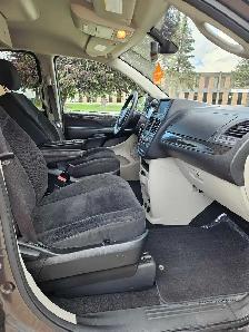2019 Dodge Grand Caravan SXT Stow & Go 'DVD' 3.6L V6 - Photo 7