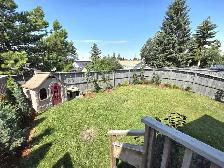 WEST EDMONTON 3 BED 2 BATH TOWNHOUSE w Huge YARD! - Photo 2