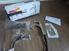 Brand New Delta Chrome Bathroom Faucet For Sale - Photo 4