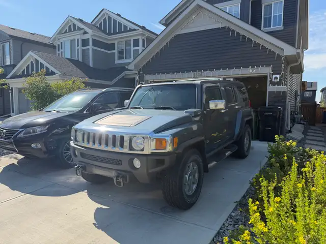 Selling my 2006 Hummer H3 4x4 with low 190,102kms on it