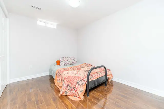 2 bedroom Basement available from 1st Sep @ Hurontario & William