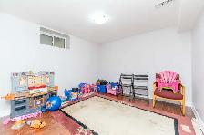 2 bedroom Basement available from 1st Sep @ Hurontario & William - Photo 3