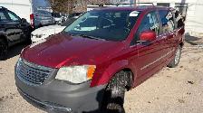 2015 Chrysler Town & Country Touring - Photo 2