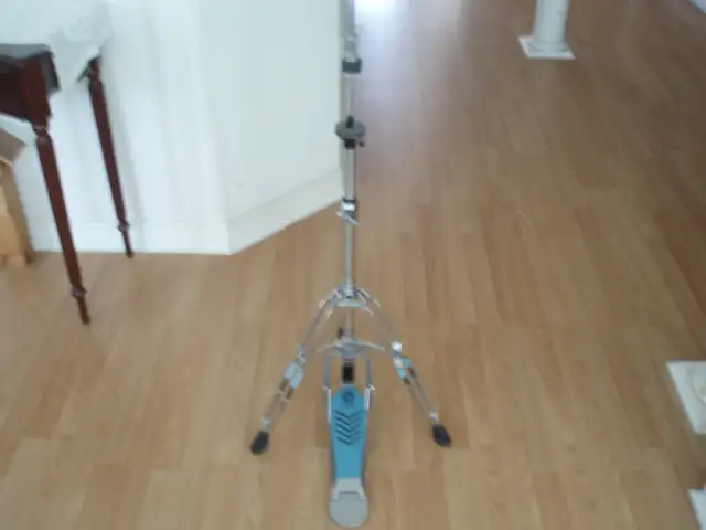 NEW - YAMAHA HI HAT STAND  ( DRUM SET )