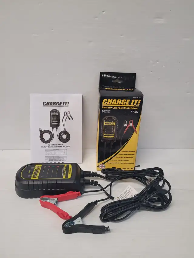 (B1270) Charge It by Solar 4502 Battery Charger/maintainer