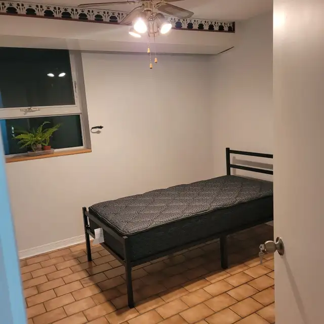 very Clean bright room for rent  , down town  $850