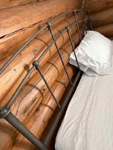 2 queen beds. Mattress, boxspring, frame and head board - Photo 2