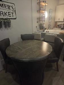 Dont miss out .!..Dining set..Like new