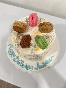 Macarons cakes Halton Bakery - Photo 6