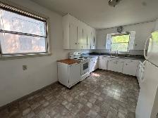 4Bed 2.5Bath House For Rent In Sir John Franklin - Photo 8