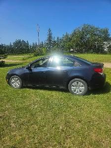 Chevy Cruze LT - Photo 2