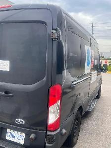 12 passanger Ford Transit - Photo 6