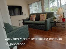 LARGE FURNISHED ROOM FOR STUDENTS. AVAILABLE AUGUST 2026.  CREDI - Photo 3