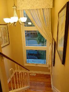 LARGE FURNISHED ROOM FOR STUDENTS. AVAILABLE AUGUST 2026.  CREDI - Photo 9