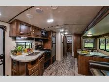 2017 Cruiser Radiance Ultra Lite 28QD - Photo 3